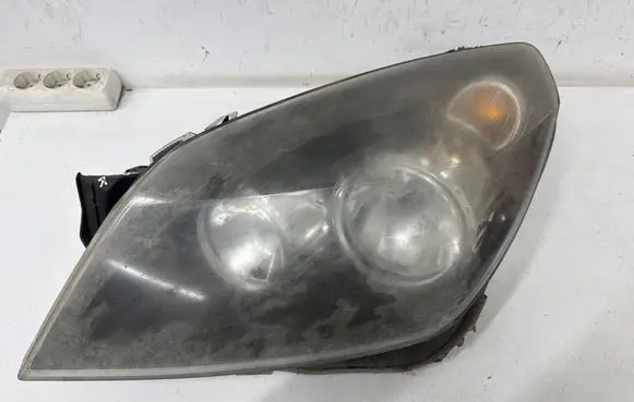 Opel Astra H Headlight/headlamp 