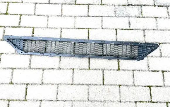 Hyundai Tucson TL Front bumper lower grill 86561D7000