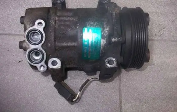 Renault Laguna I Air conditioning (A/C) compressor (pump)