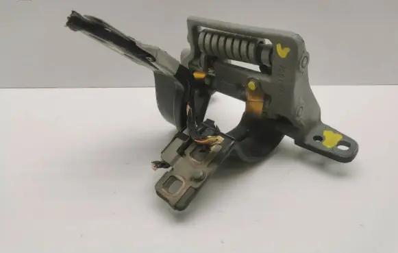 BMW 5 E60 E61 Tailgate/trunk/boot hinge 7061383