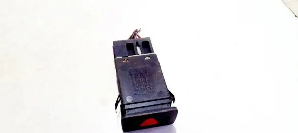 Volkswagen Golf IV Hazard light switch 1j0953235a 1j0853235b