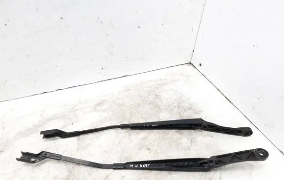 Opel Astra J Front wiper blade arm 13289887 13289888