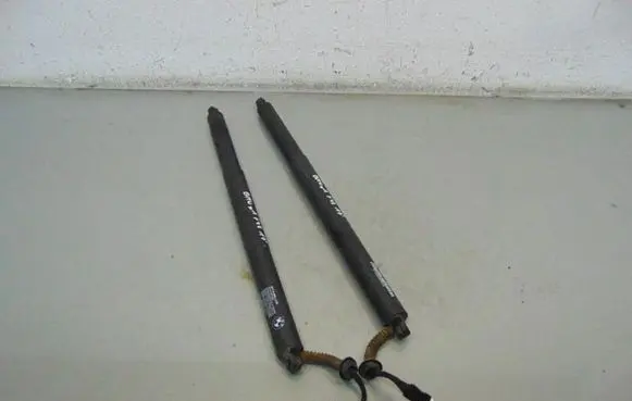 BMW X1 F48 F49 Tailgate strut 