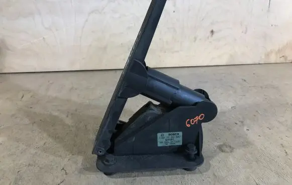 Smart ForTwo I Accelerator throttle pedal 0280752226 0002245V017