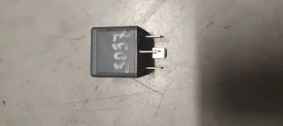 Audi A6 S6 C5 4B Other relay 8D0951253A V23134B52X301 373