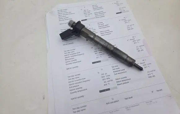 BMW 5 F10 F11 Fuel injector 7805428