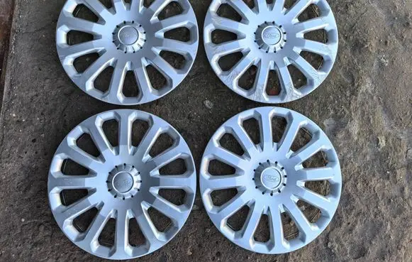 Ford Fiesta R15 wheel hub/cap/trim 8V211130JB