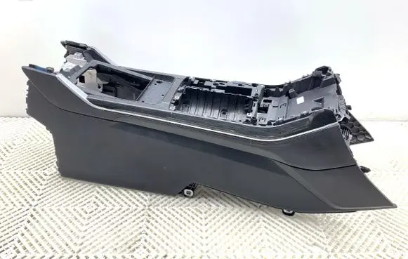 Audi Q8 Center console 