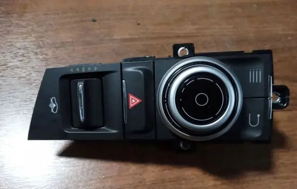 Maserati Levante Other switches/knobs/shifts 670064671