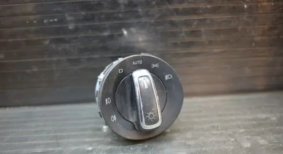 Light switch