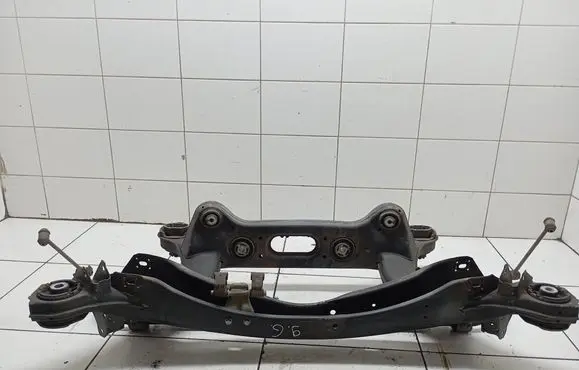 Mercedes-Benz C W205 Rear subframe A2053260165 68975275 3515167001521