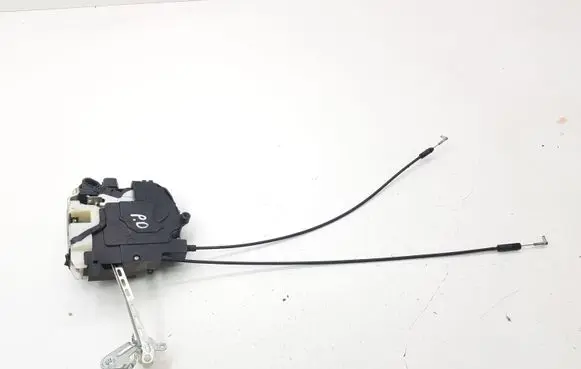 Mitsubishi Outlander Front door lock