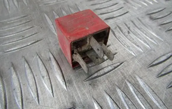 Volkswagen Golf III Other relay 431951253F