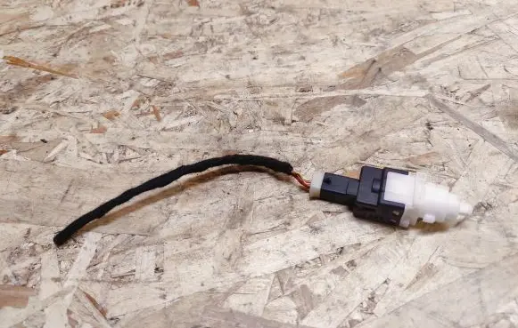 Maserati Quattroporte Brake pedal sensor switch 46840510