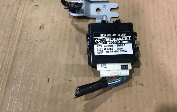 Subaru Outback Light module LCM 84051AJ000