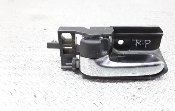 Toyota Corolla Verso E121 Front door interior handle