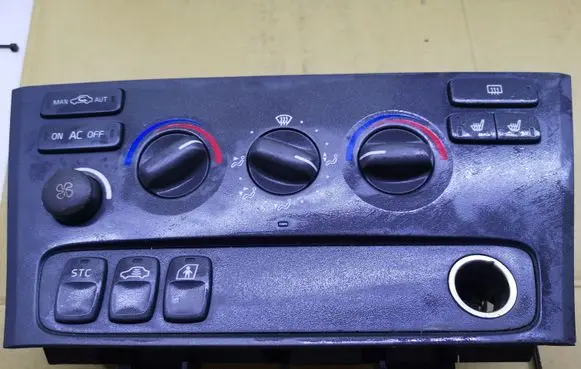 Volvo V70 Climate control unit 0452367
