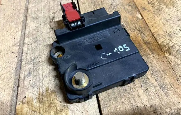Mercedes-Benz S W220 Fuse module a0005401950 0005401950