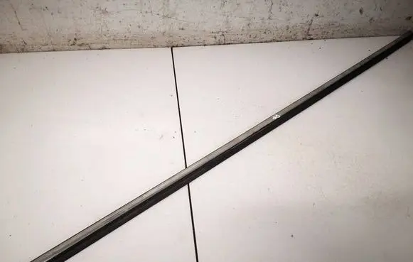 Mini One - Cooper R50 - 53 Front door glass trim molding