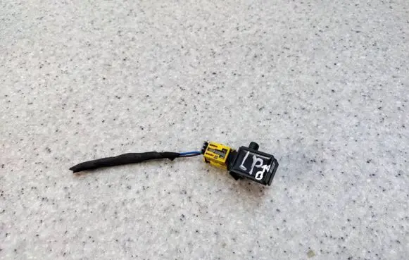 Mercedes-Benz E A207 Airbag deployment crash/impact sensor A1729056000
