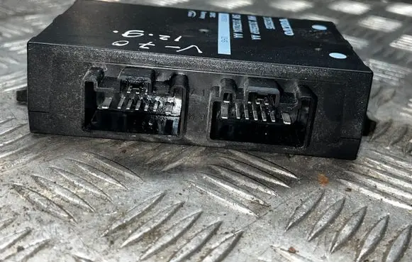 Volvo V70 Tailgate/trunk control unit/module 31335869 31352204 31352205
