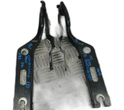Volkswagen Polo VI Engine bonnet/hood hinges