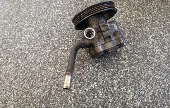 Nissan Pathfinder R51 Power steering pump