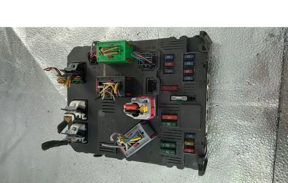 Peugeot 206 CC Central body control module