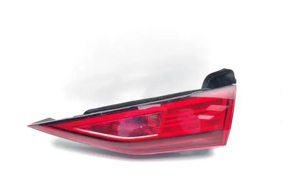 Tailgate rear/tail lights