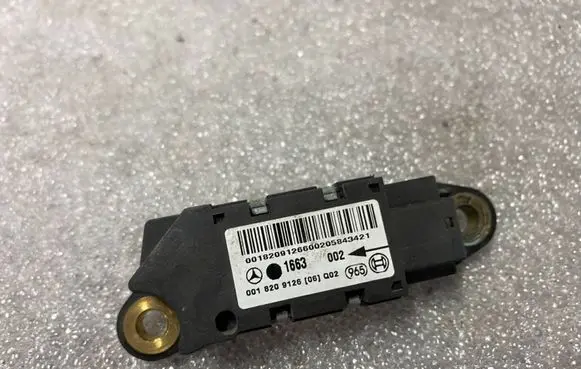 Mercedes-Benz E W211 Airbag deployment crash/impact sensor a0018209126 0018209126