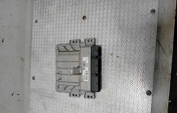 Dacia Dokker Engine control unit/module 237102622R S180158133A 237103217R