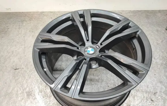 R18 alloy rim