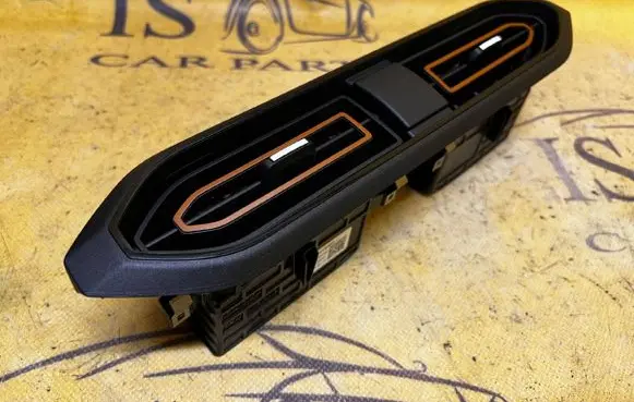 Dacia Sandero III Dash center air vent grill 687601848R
