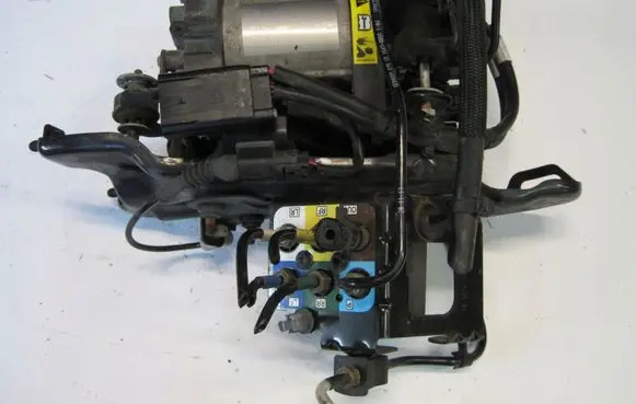 Jeep Grand Cherokee Air suspension compressor/pump P68204730AG