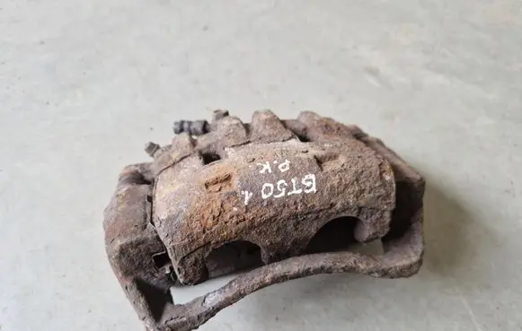 Mazda BT-50 Front brake caliper