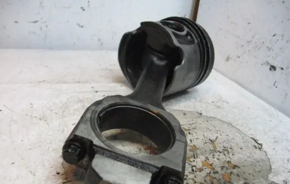 Volkswagen Golf III Piston with connecting rod 028LUK2M478L0 19TD