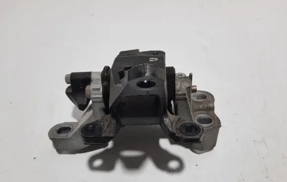 Mazda 6 Engine mount bracket Y19G
