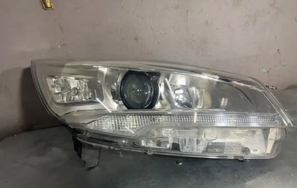 Ford Kuga II Headlight/headlamp CV4413D154AK C83TA 90021743