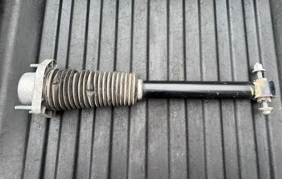 Land Rover Discovery 5 Rear shock absorber/damper HY3218W002BA LR081568