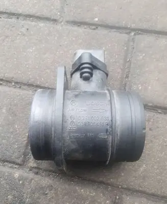 Skoda Fabia Mk1 (6Y) Mass air flow meter 038906461B 0281002531