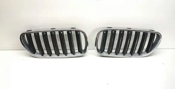 BMW X3 E83 Front bumper upper radiator grill 3420088 51113420088 3420087