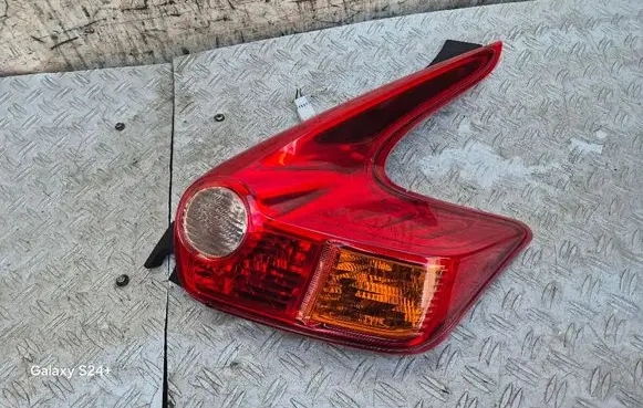 Nissan Juke I F15 Rear/tail lights