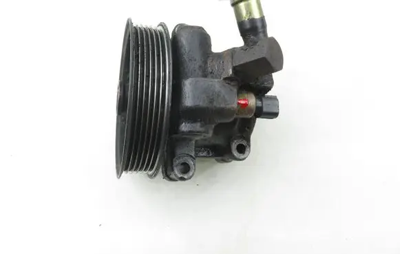 Ford Focus Power steering pump XS4E3A733AC