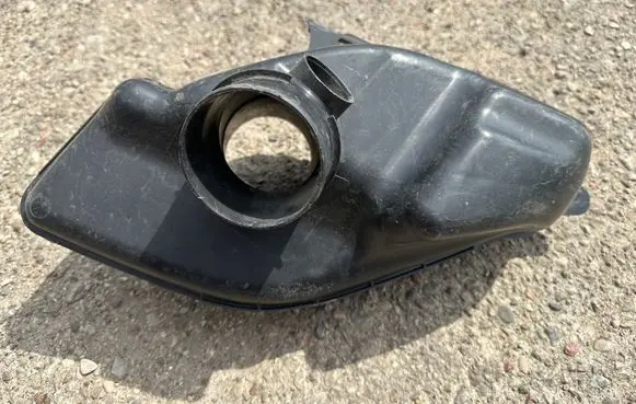 Peugeot 3008 I Intake resonator 9656237980