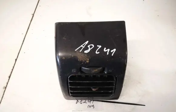 Volkswagen Golf III Dash center air vent grill