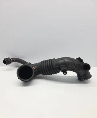BMW 1 F20 F21 Turbo air intake inlet pipe/hose 586509
