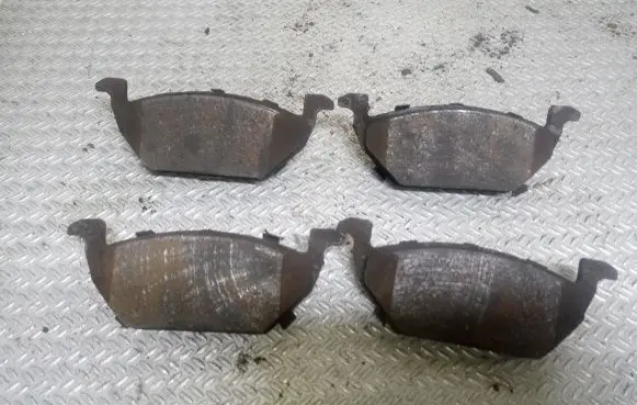 Volkswagen Polo Brake pads (front) 