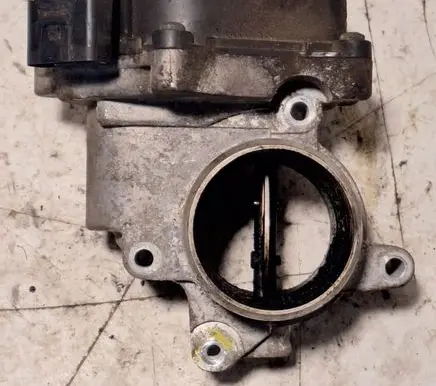 Skoda Octavia Mk2 (1Z) Throttle valve 03L128063J 131024722