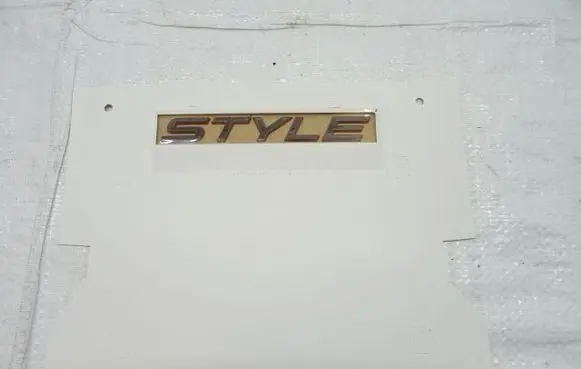 Peugeot 308 Manufacturer badge logo/emblem 98672804HS