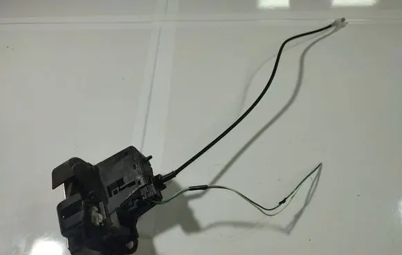 Renault Scenic I Rear door lock 